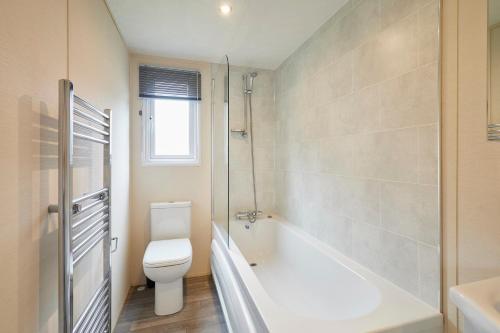 Host & Stay - Tarn Lodge photo 14