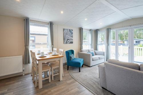Host & Stay - Tarn Lodge photo 9