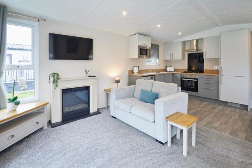 Host & Stay - Tarn Lodge photo 15
