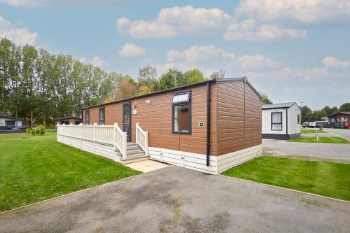 Host & Stay - Tarn Lodge photo 12