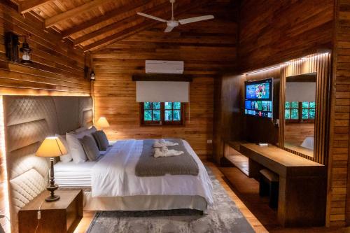 Postel nebo postele na pokoji v ubytování Papalo Resort Hotel