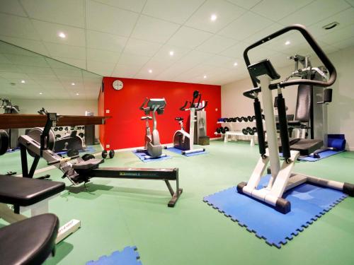 Fitness centrum a/nebo fitness zařízení v ubytování Mercure Grenoble Centre Porte des Alpes