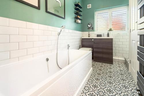 Ένα μπάνιο στο Central, dog friendly, private courtyard