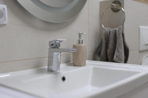 Ένα μπάνιο στο Stan na dan Luna