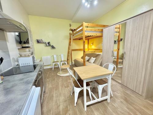 Kuchyň nebo kuchyňský kout v ubytování Le Desman des Neiges - Studio confort plein centre