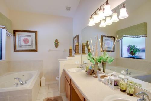 Sunny Villa w/ Lanai: 17 Mi to Disney! photo 28