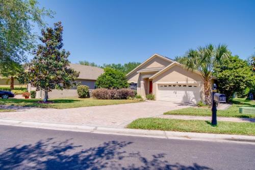 Sunny Villa w/ Lanai: 17 Mi to Disney! photo 8