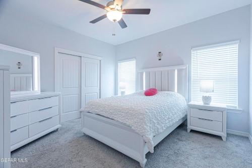 Ένα ή περισσότερα κρεβάτια σε δωμάτιο στο Comfortable 2