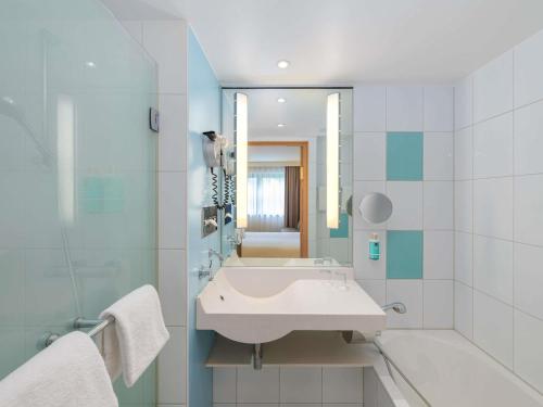 Koupelna v ubytování Novotel Aachen City