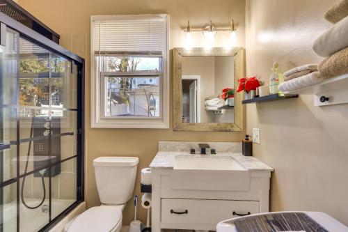 Koupelna v ubytování Easy Commute to Newark and NYC! Extended Stay Unit