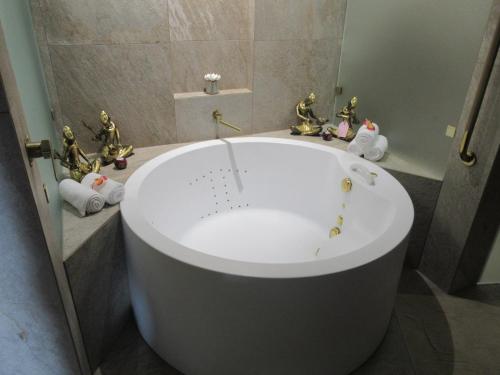 Koupelna v ubytování Norfolk Motor Inn