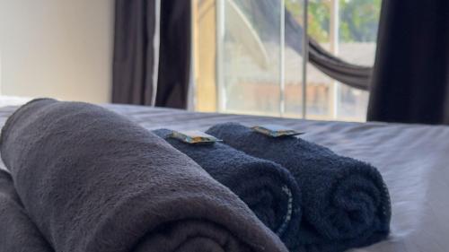 Imagen de la galería de Duplex em Itaúna 4min da Praia que ocorre o WSL, 1min da pista de skate do LS, pracinha com parque infantil, quadra de futebol, tudo isso a 1 min da duplex, perto do comércio, wi-fi super rápido, estacionamento gratuito, monitoramento 24hrs, en Saquarema