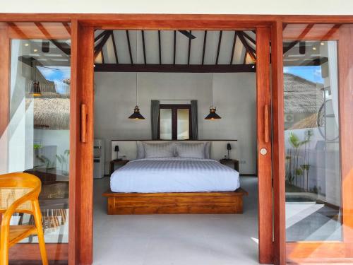 Fotografie z fotogalerie ubytování NEW Mawar Merah Heavenly Studio, Selong Belanak v destinaci Selong Belanak