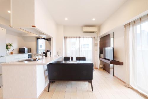 青葉邸-AOZORA 1002-3 Min Walk to Dotonbori 3LDK 2 Bath 2 WC Premium Tower Residence