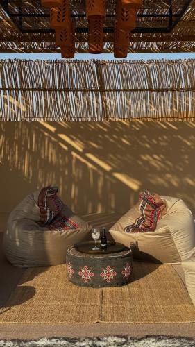 Χώρος καθιστικού στο FYAFY Bidiyah Bedouin Camp