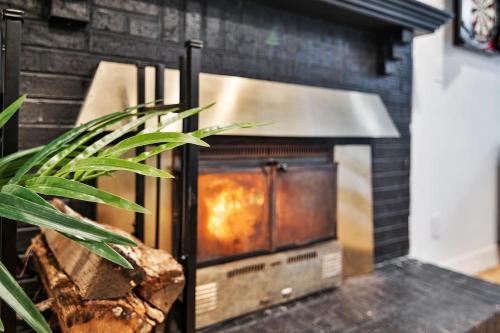 Gallery image of Cozy 2BR Winter Suite with Fire Pit Near DC in Waldorf