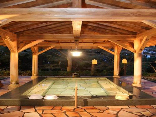 Bazén v ubytování Hotel Royal Hill Fukuchiyama and Spa nebo v jeho okolí