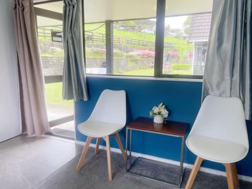 O zonă de relaxare la Skyline mountain view Unit 1