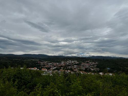 Φυσικό τοπίο κοντά σε οργανωμένο κάμπινγκ