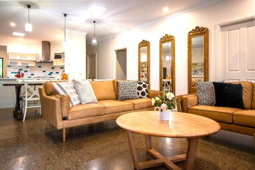 5 Bedroom, 5 Bathroom - Pet Friendly