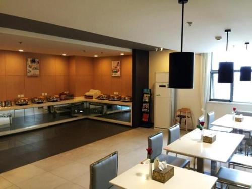 Restoran atau tempat lain untuk makan di Jinjiang Inn Suqian Development Area Xihu Road