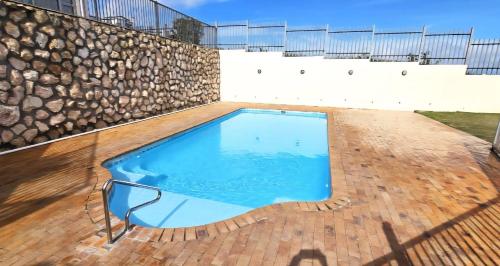 Πισίνα στο ή κοντά στο Sunset Heights 23 Coastal Sanctuary