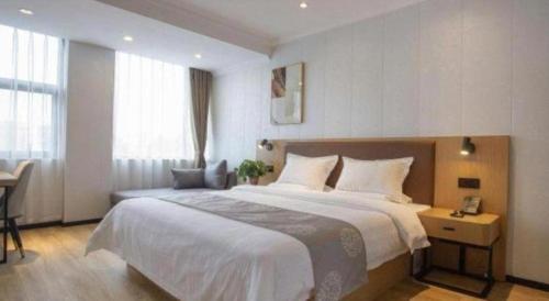 Afbeelding uit fotogalerij van GreenTree Inn Lian Yun Gang Benniu Square Hotel in Donghai