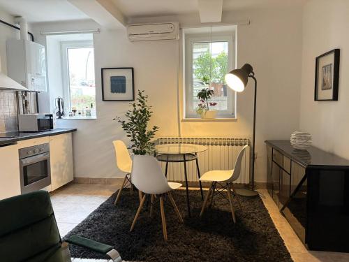J Street Cozy Apartments - A1