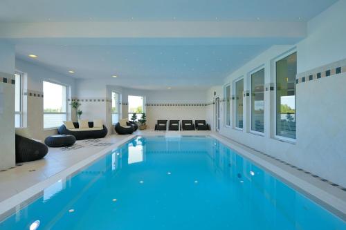 Swimming pool sa o malapit sa Hotel Godewind