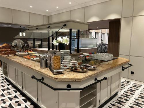 Toit hotelli aladel või selle läheduses