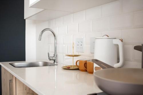 Η κουζίνα ή μικρή κουζίνα στο The Nest