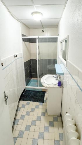 Ένα μπάνιο στο Petit Napoleon