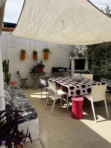 Villa avec Piscine privée climatisation et wifi équipée pour 6 personnes - 6VHIP3