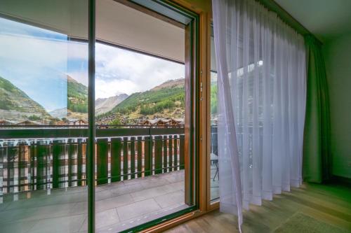 Center peak apartment Zermatt