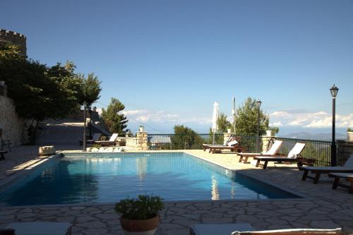 Πισίνα στο ή κοντά στο Sommer Dafnopanagia Villa Magda