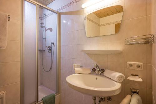 Un baño de Gmünderklause