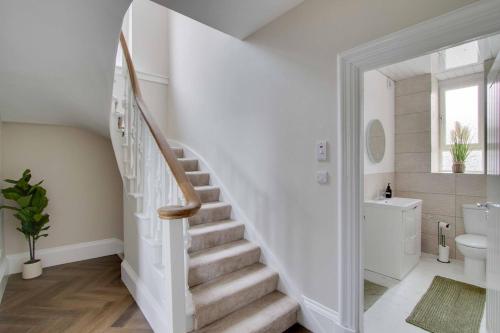 Gallery image of Large 6BR Home Parking Near Arbroath Beach in Arbroath