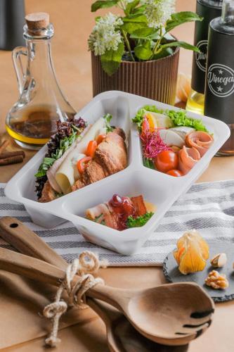 Jídlo v apartmánu nebo okolí