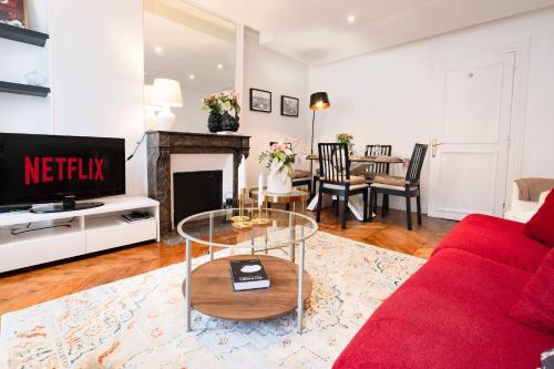 6 Guests Flat Champs Elysees 2 BDR