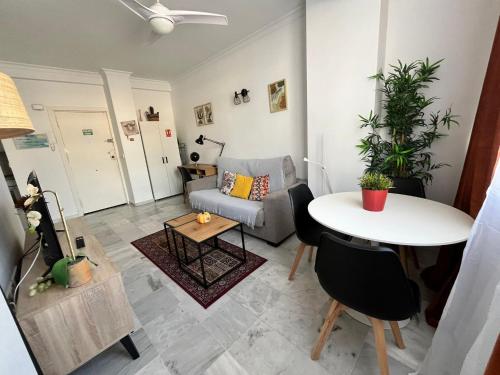 Urban Place in Marbella close to beach with pool and garage
