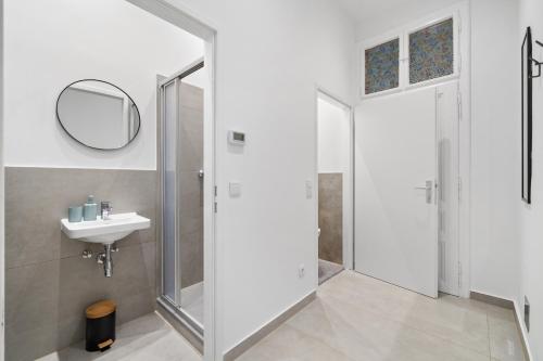 Inner City Studio - Near Schönbrunn & Metro - Self Check-In