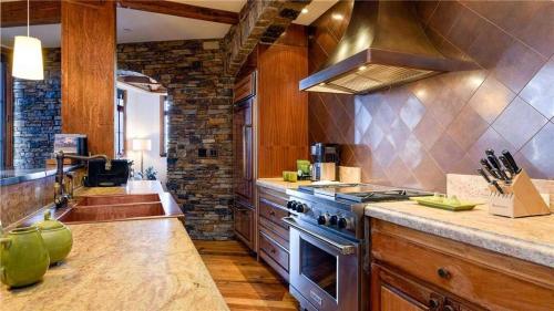 Kuchyň nebo kuchyňský kout v ubytování See Forever Residence 114 home