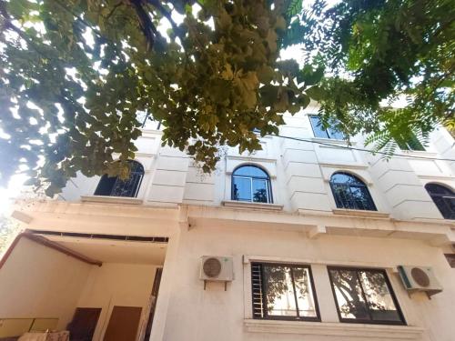 Το κτήριο όπου στεγάζεται  το ξενοδοχείο