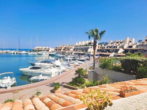 Marcogblan - Superbe T4 refait à neuf avec vue port