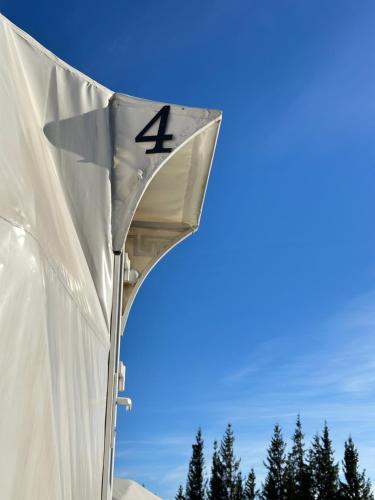 Gallery image of Глемпінг Перлина Карпат in Dragobrat