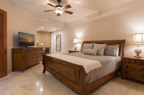 Ένα ή περισσότερα κρεβάτια σε δωμάτιο στο Amazing Mauna Lani Point ocean Mountain views