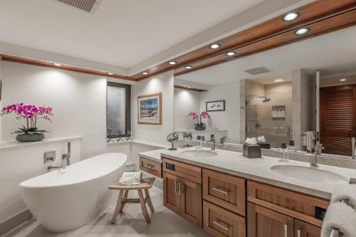 Ένα μπάνιο στο Mauna Lani Point stunning sunset and ocean views