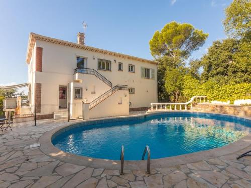 Appt 4 étoiles -2 chambres - Piscine - wifi - clim
