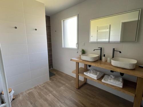 Ένα μπάνιο στο Villa Noz Vat 4 étoiles avec SPA