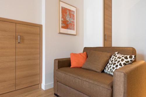 Posezení v ubytování Logis Grand Hôtel Des Bains